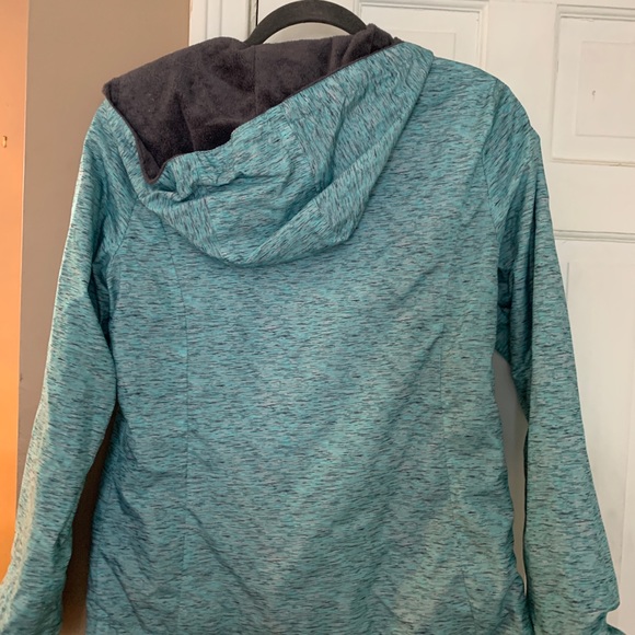 Light weight jacket - Picture 2 of 3